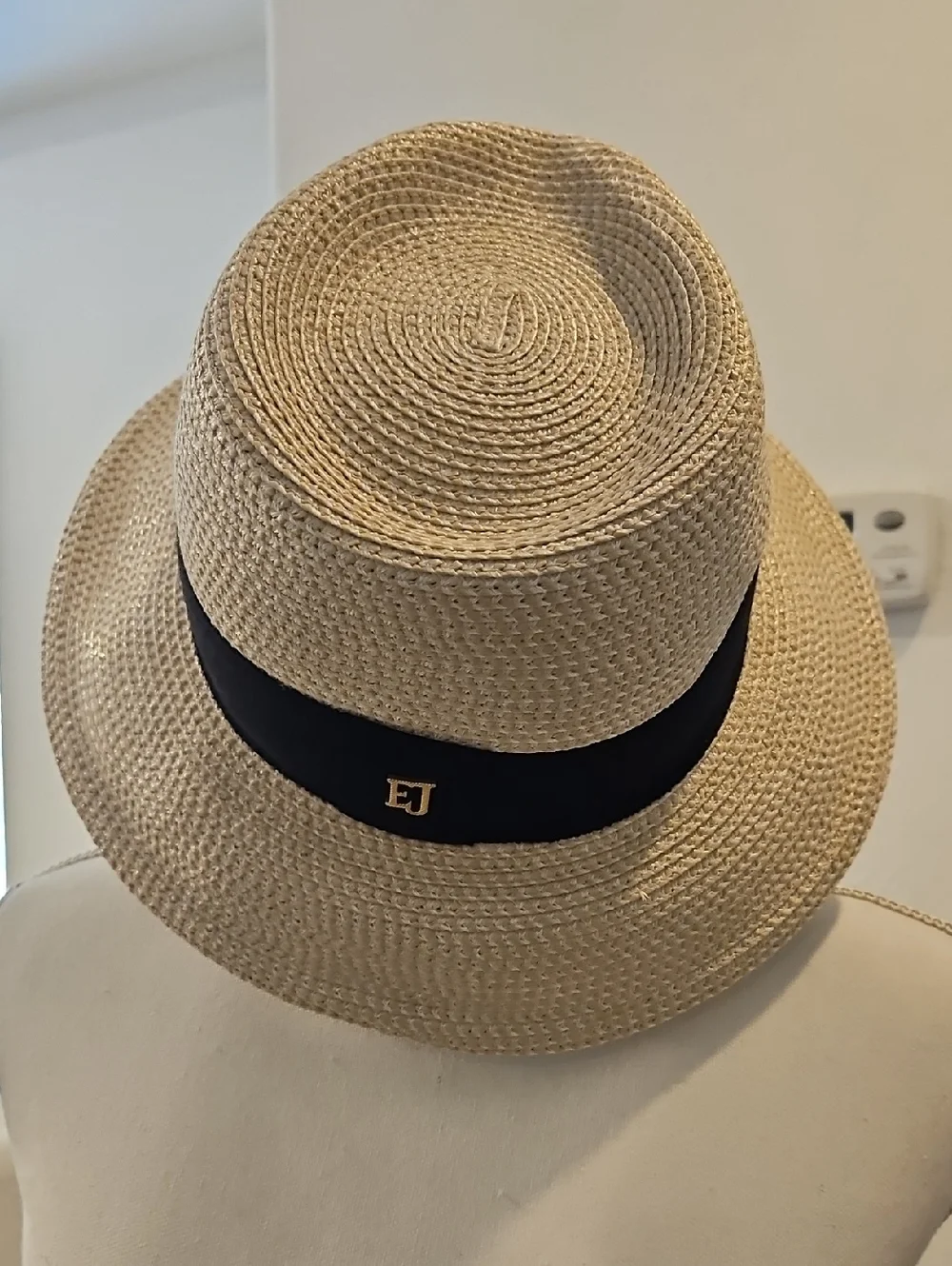 Eric Javits Straw Fedora in Natural with Black Band New - Picture 1 of 15